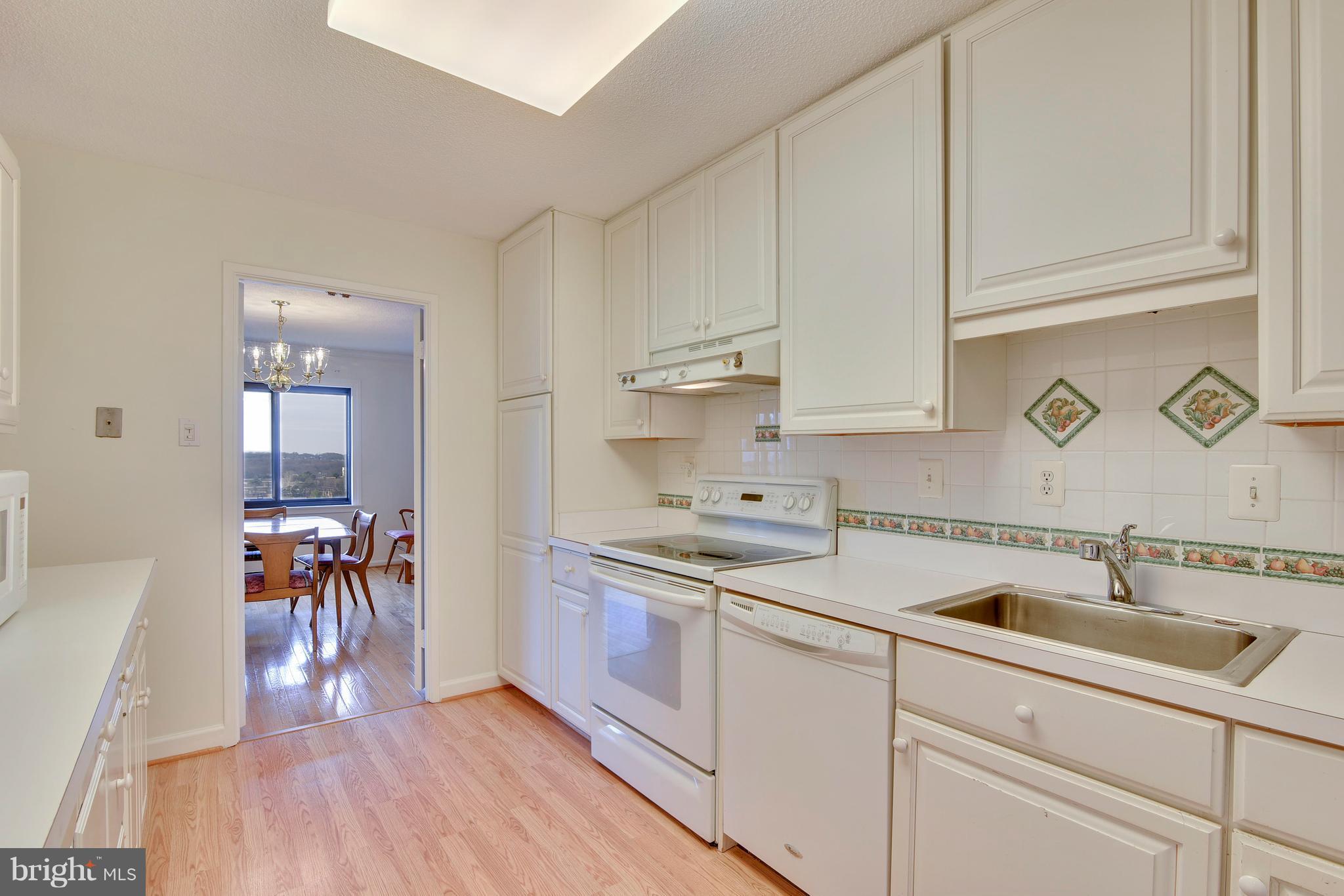 WATERGATE AT LANDMARK - Residential