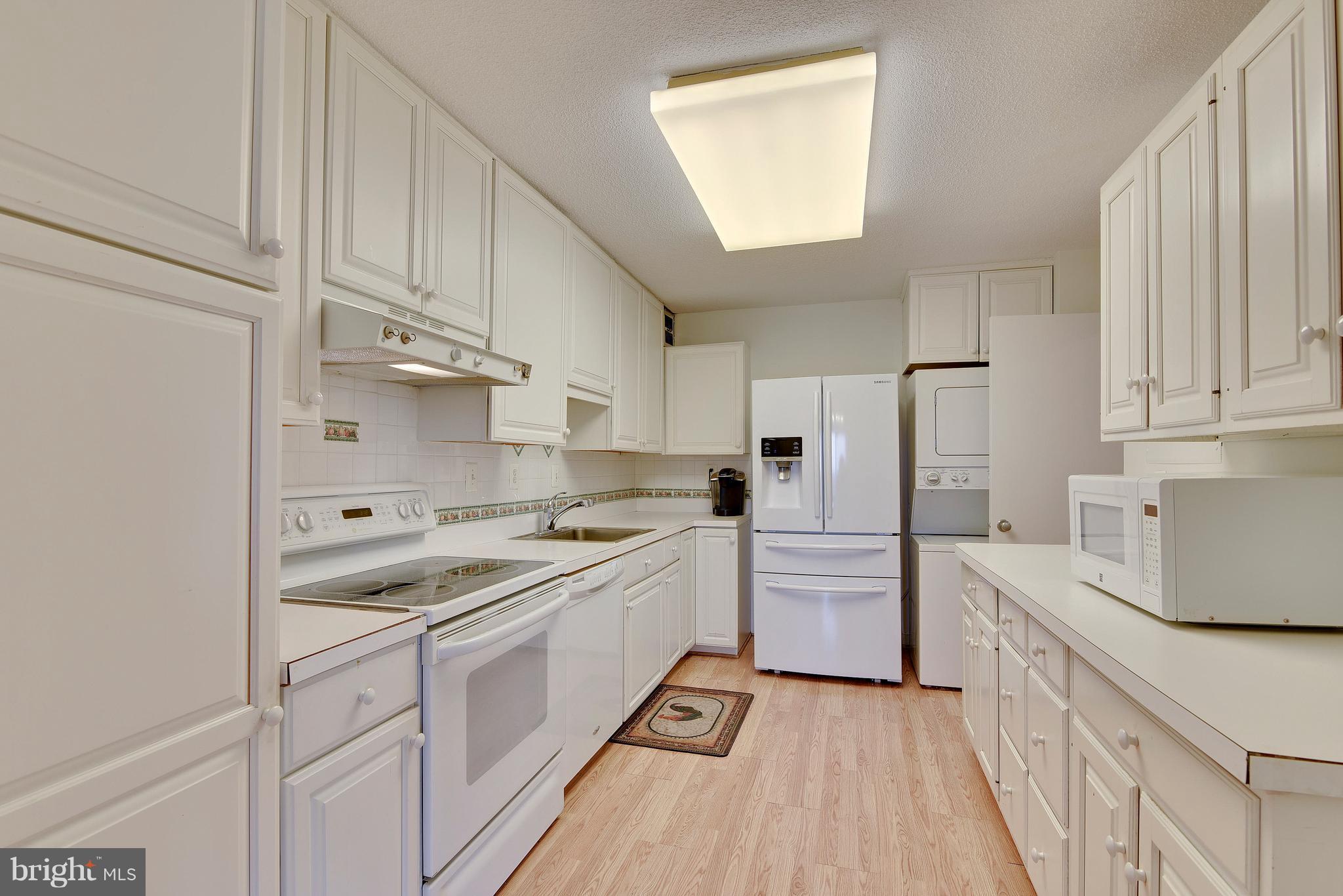 WATERGATE AT LANDMARK - Residential