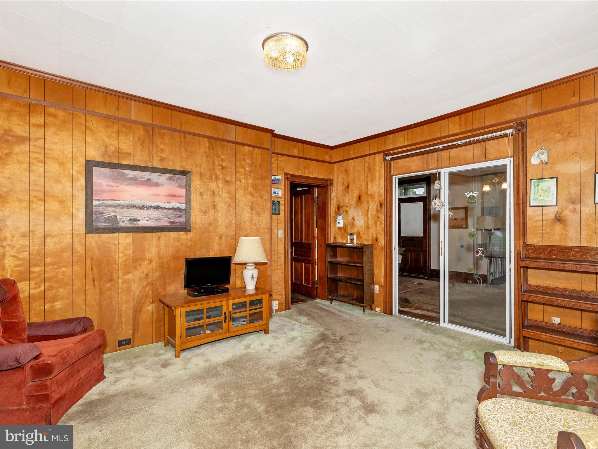 1306 S MAIN