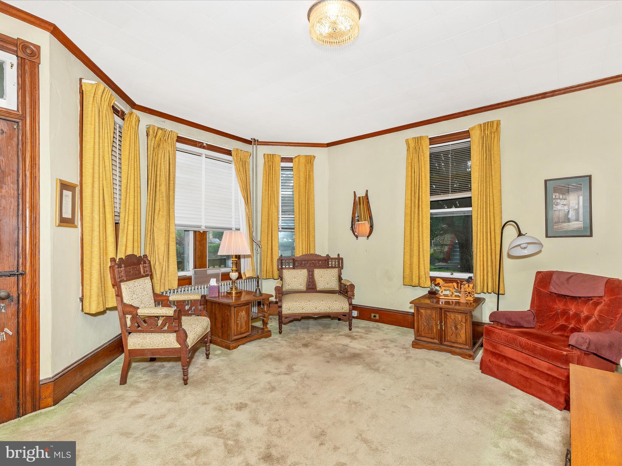 1306 S MAIN