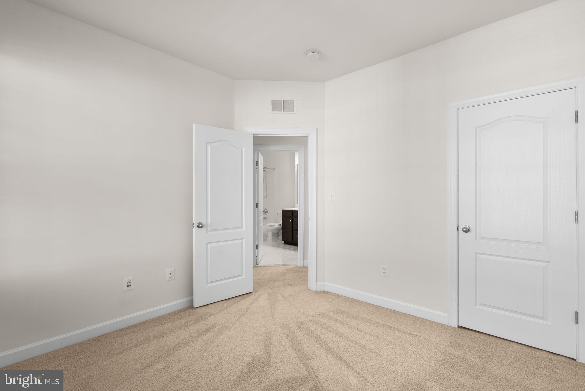 QUINCE ORCHARD PARK - Residential