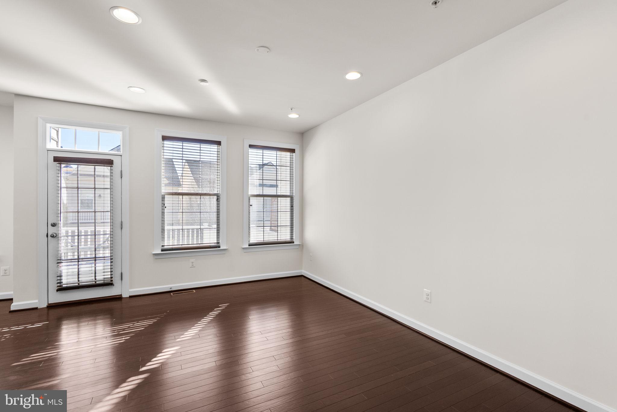 QUINCE ORCHARD PARK - Residential