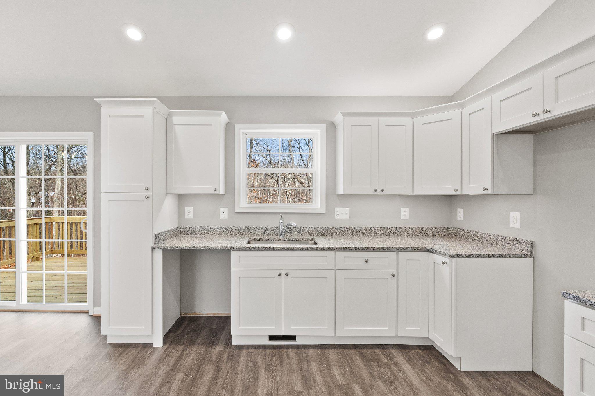 RIVER VIEW PARK - Residential