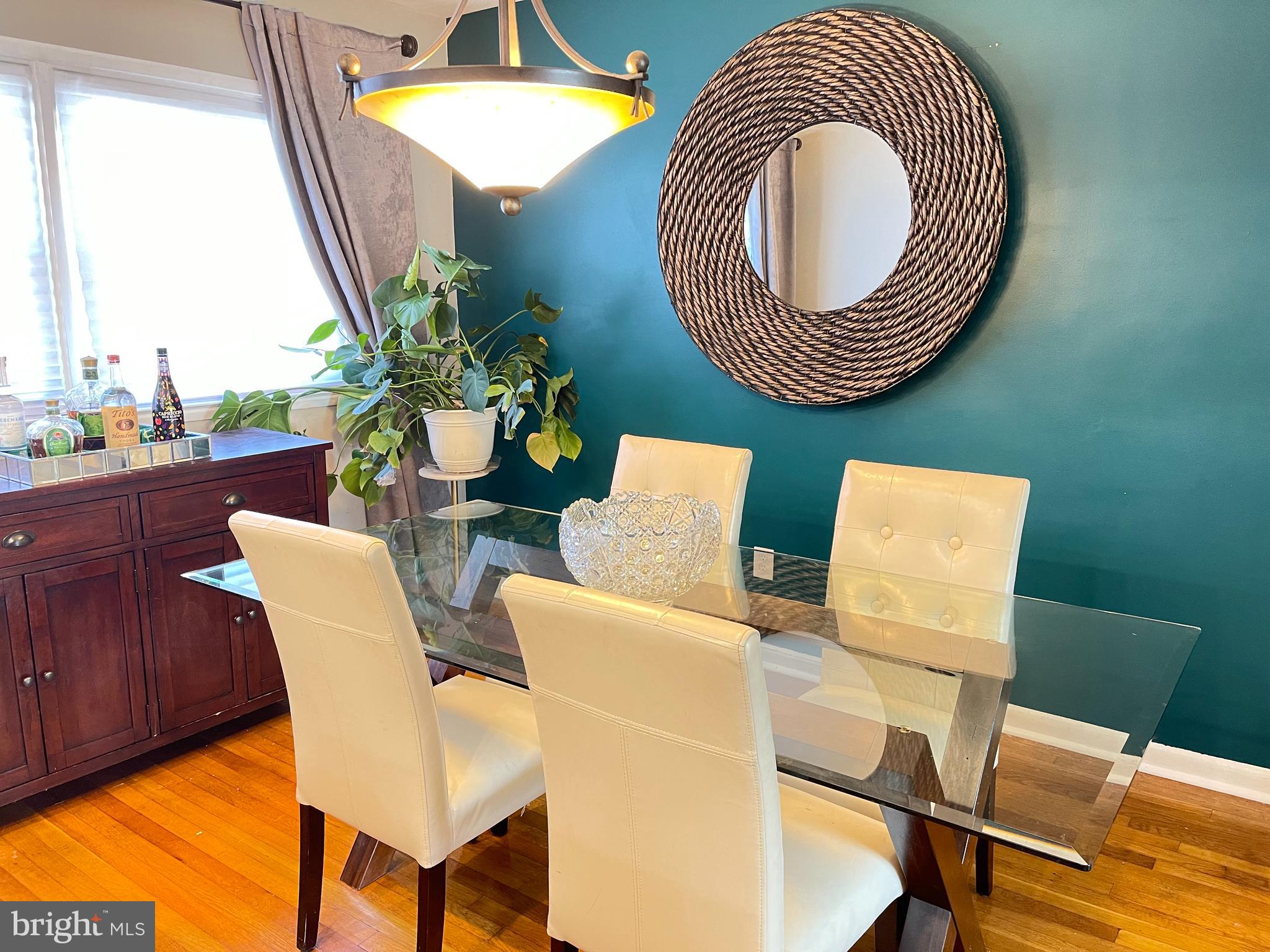 WINDSOR  MILL - Residential