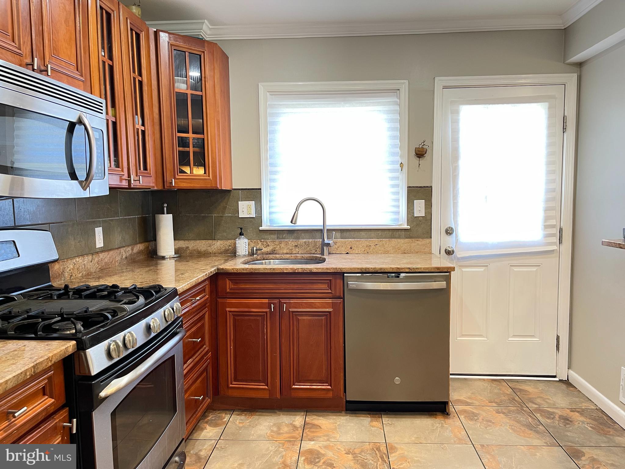 WINDSOR  MILL - Residential