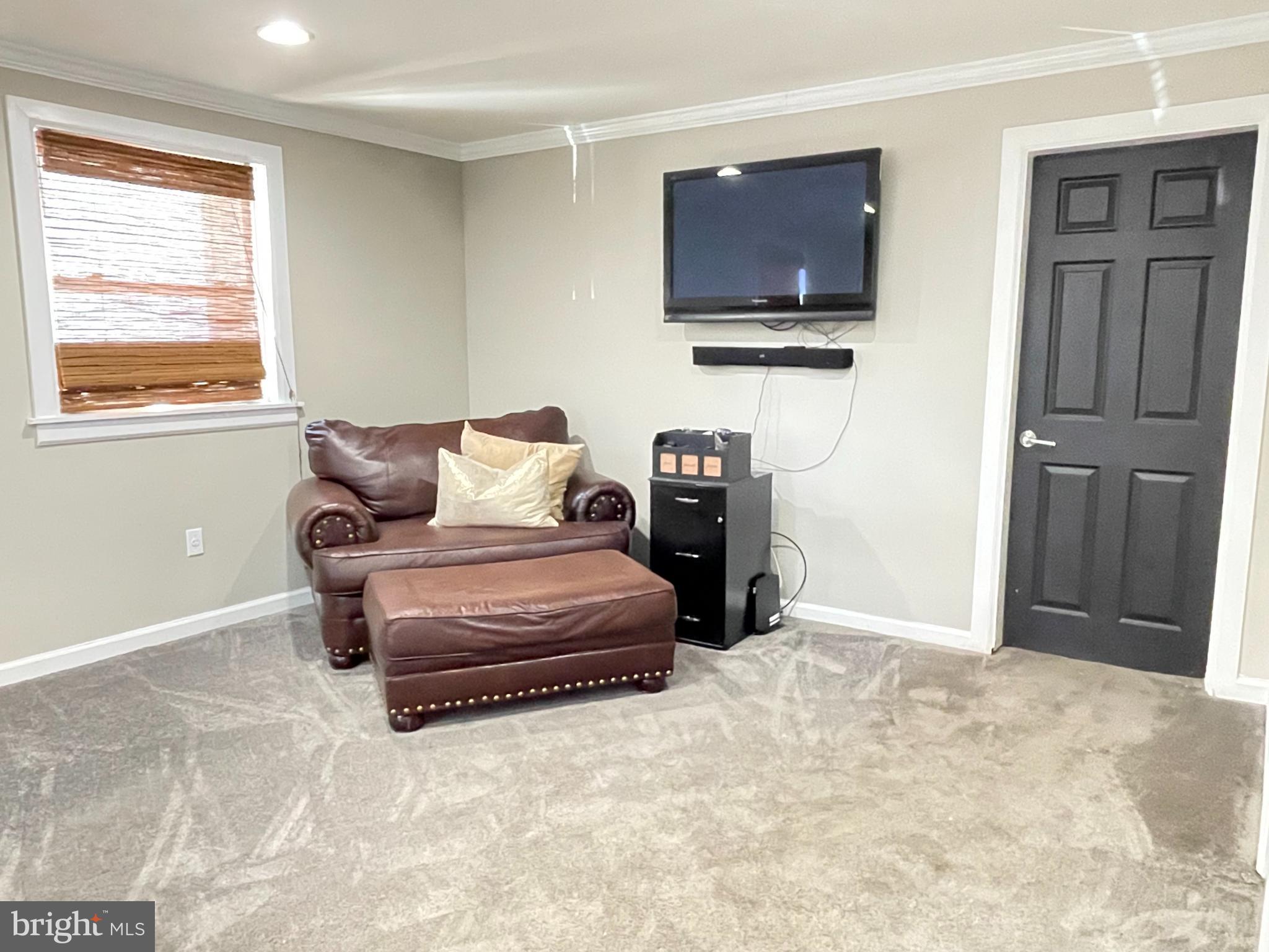 WINDSOR  MILL - Residential