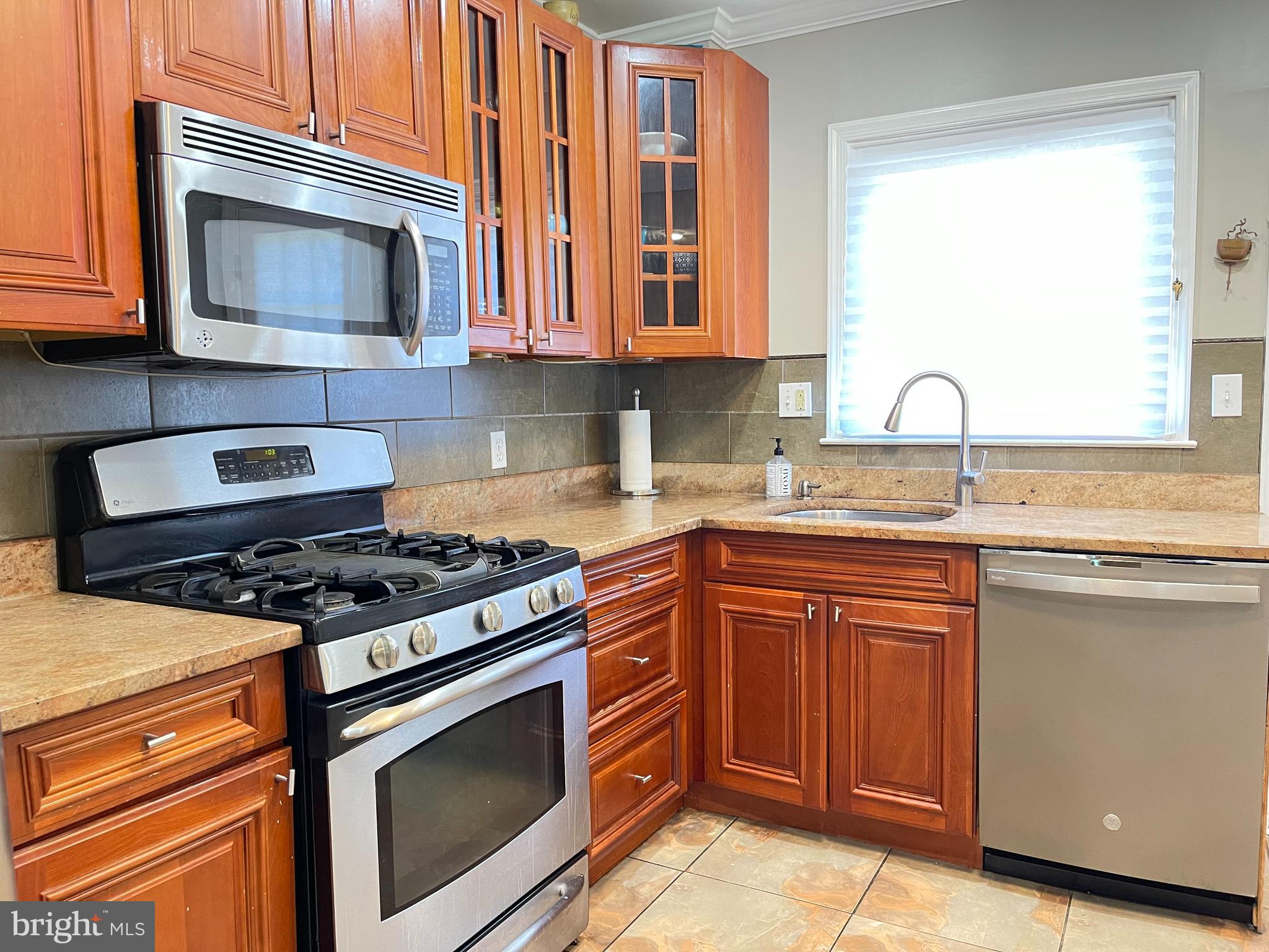 WINDSOR  MILL - Residential