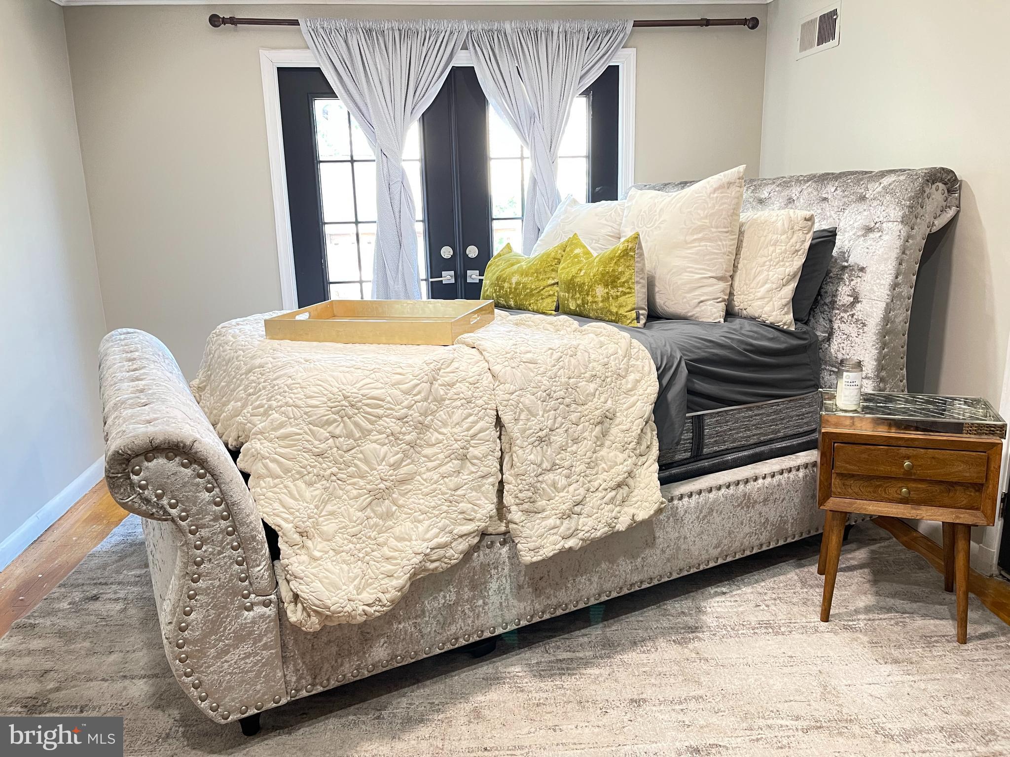 WINDSOR  MILL - Residential