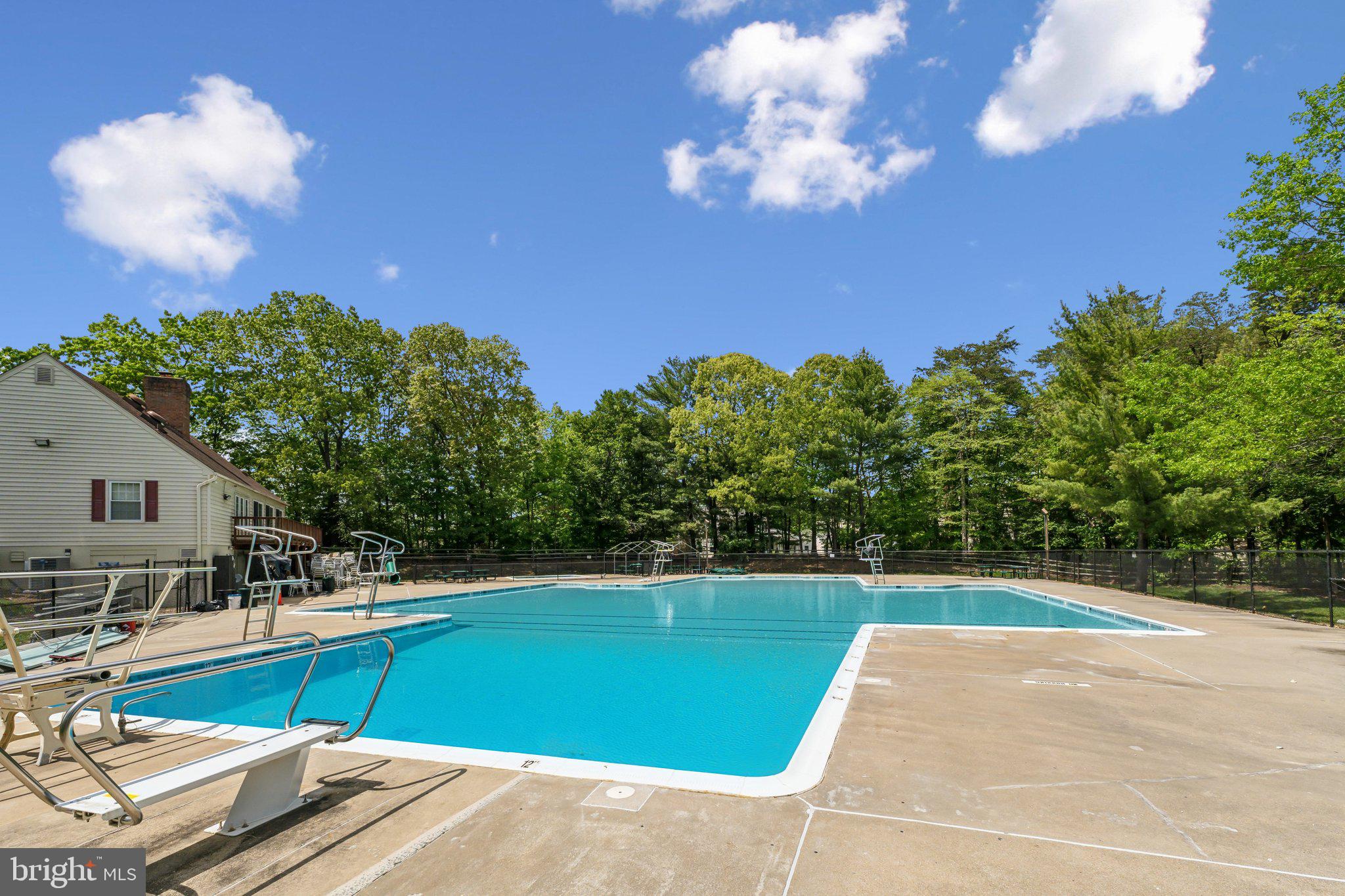 LAKE RIDGE - Residential