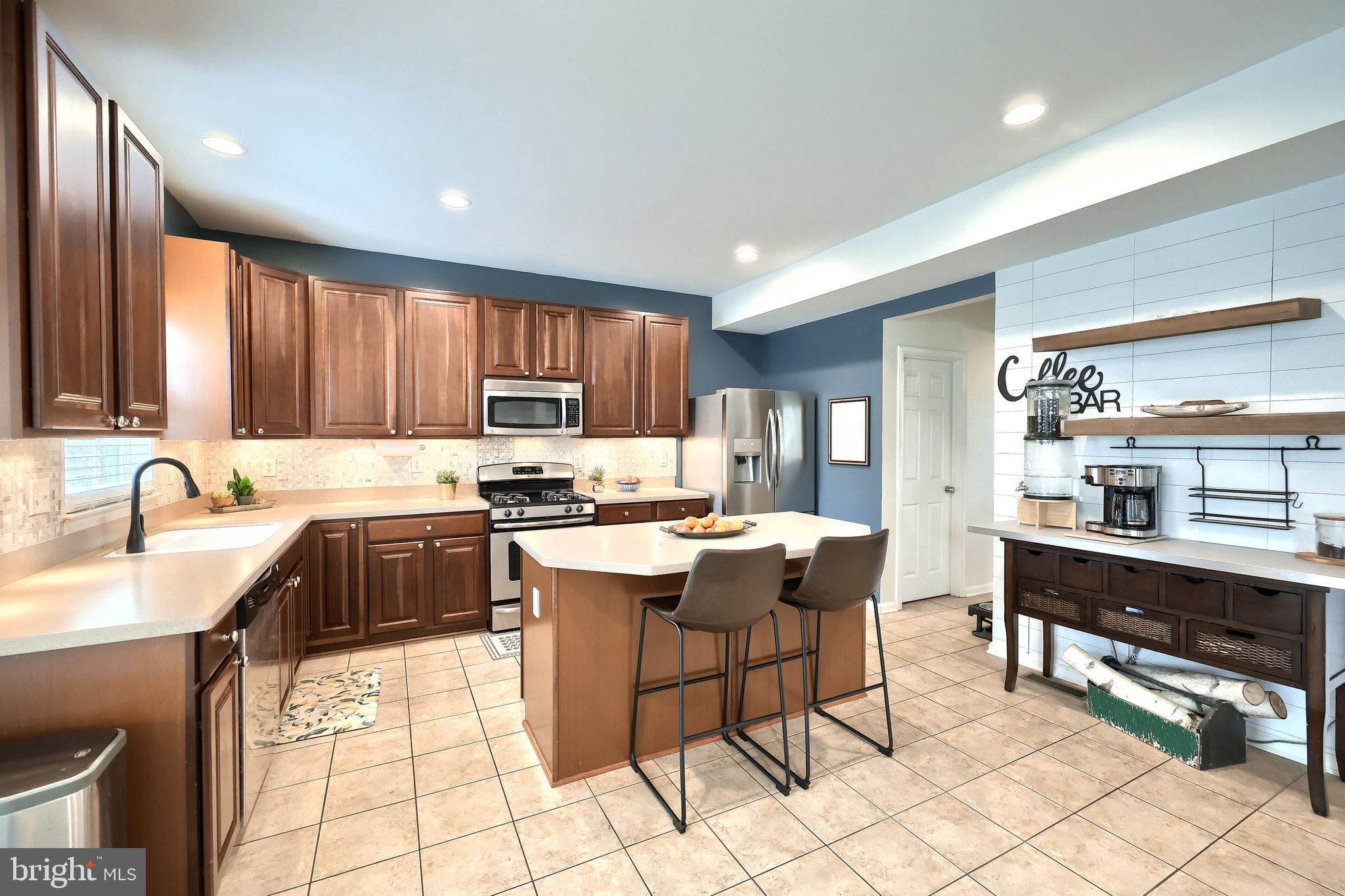 SHERWOOD FOREST II - Residential