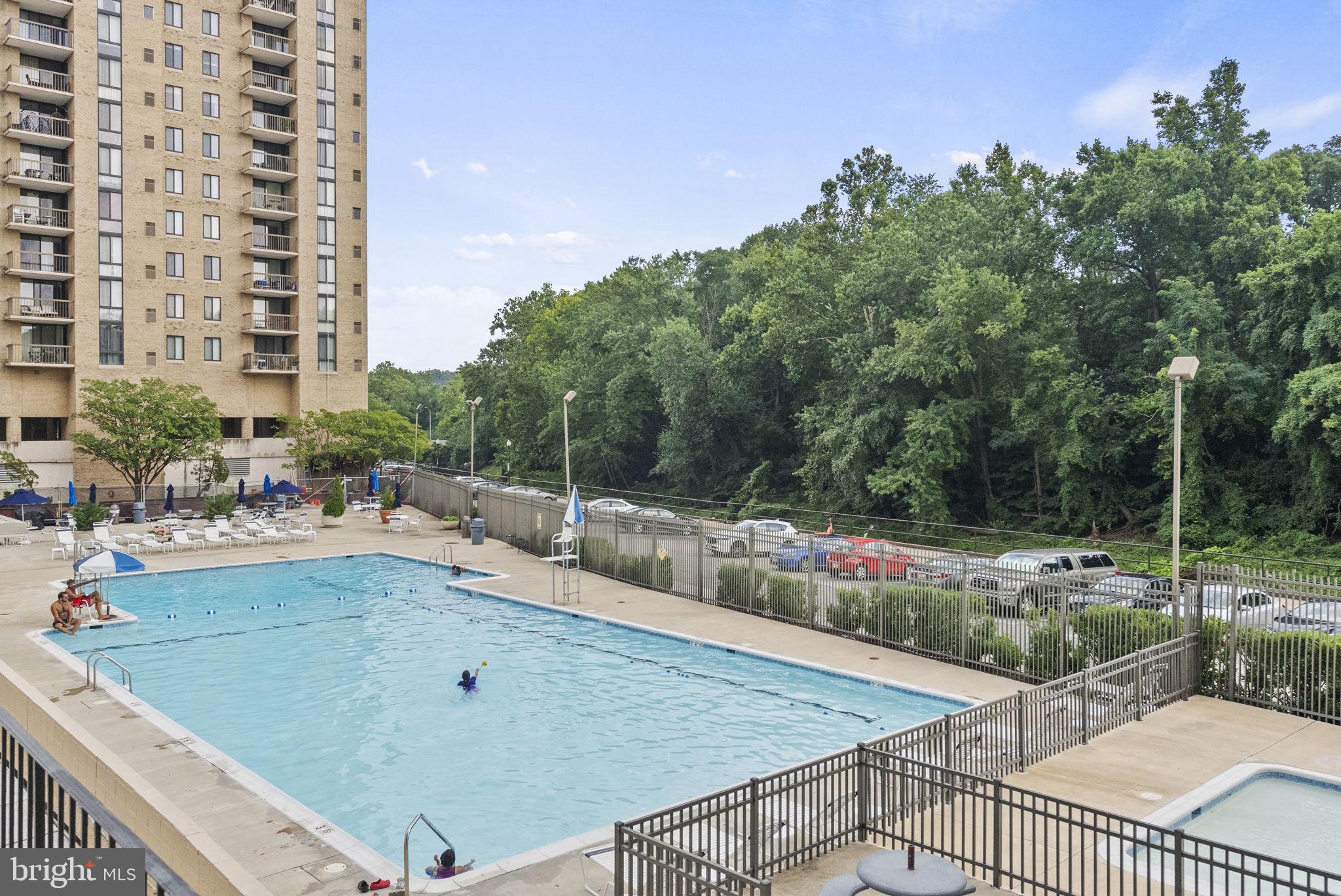 THE CARLTON - Residential