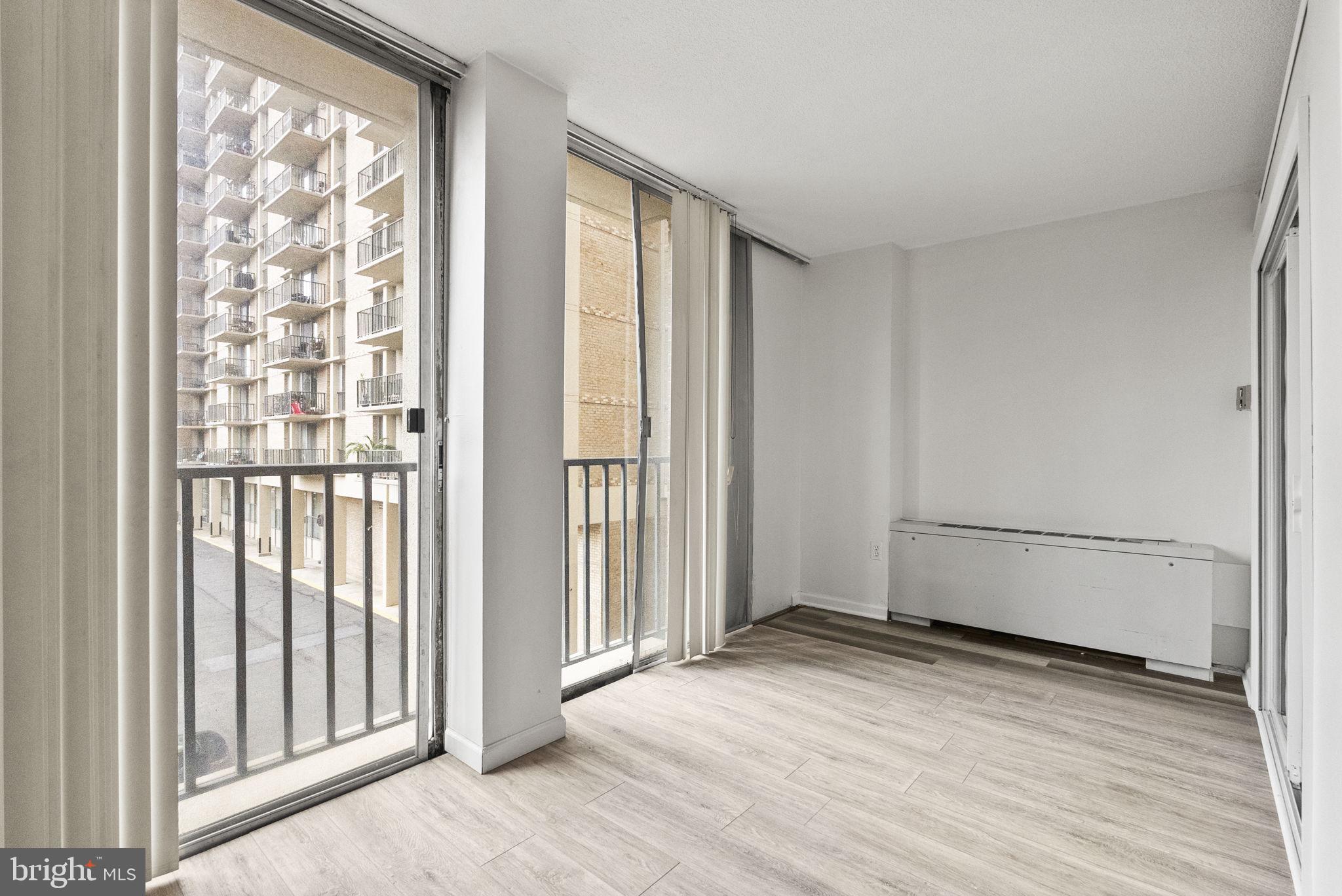 THE CARLTON - Residential