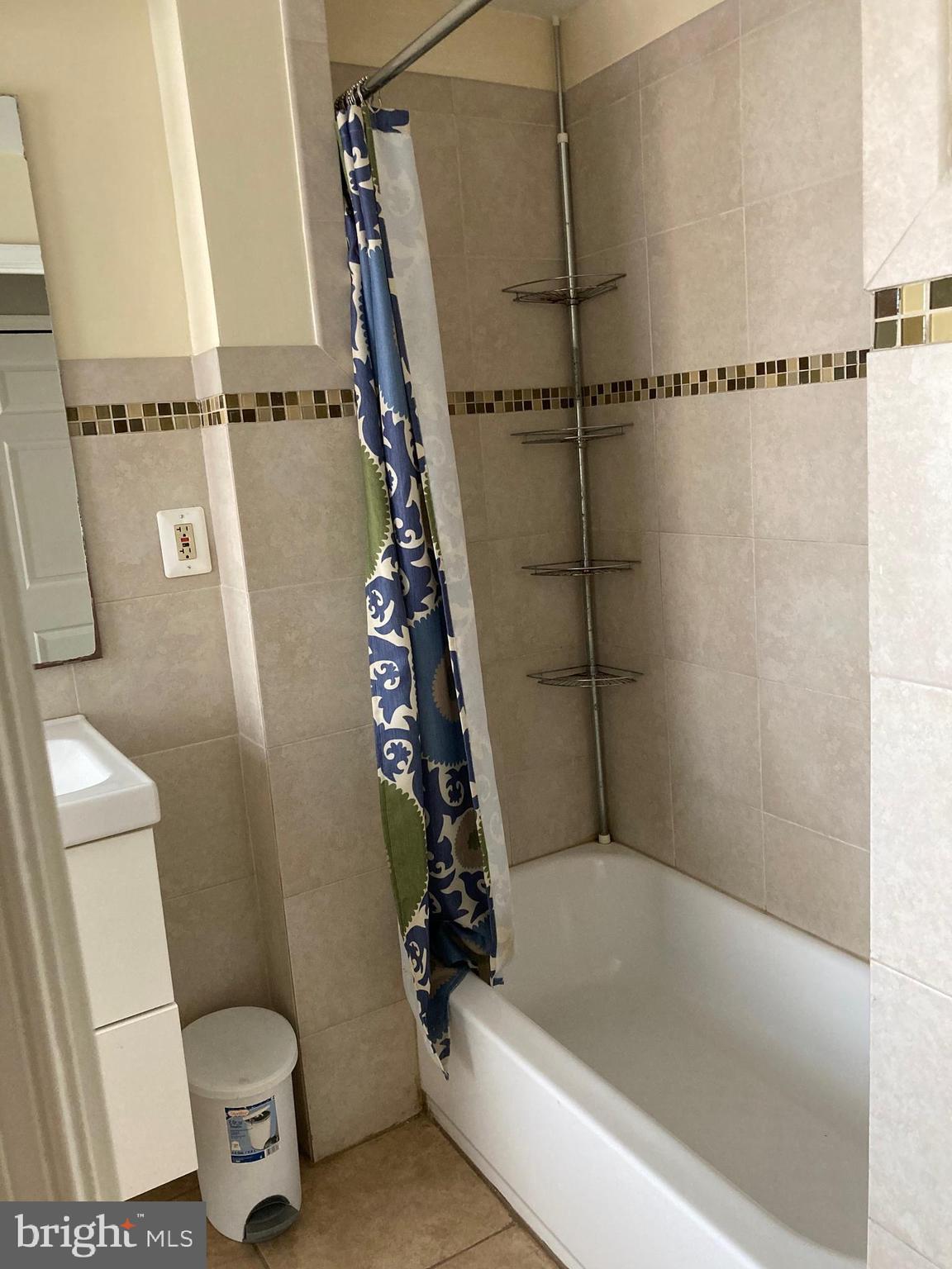 WASHINGTON VILLAGE - Residential Lease