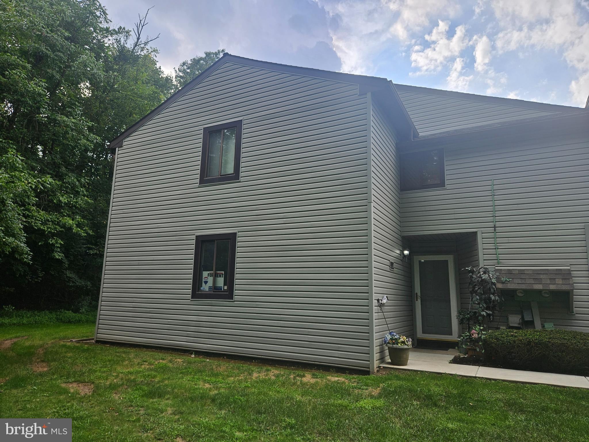 55-7 HOLLY DRIVE
