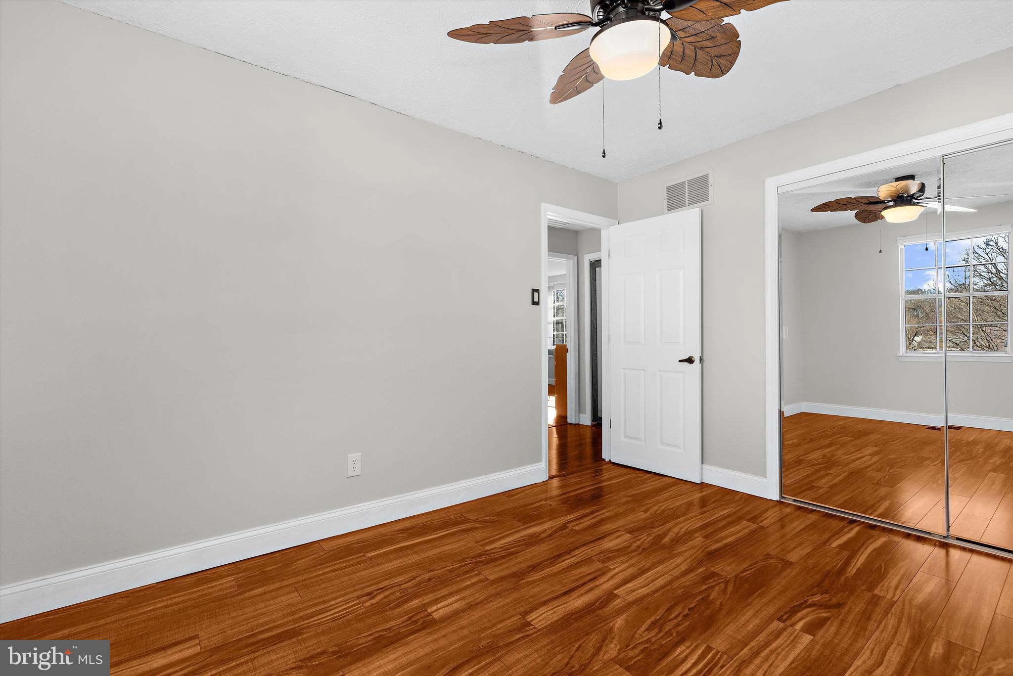 RIDGEFIELD - Residential