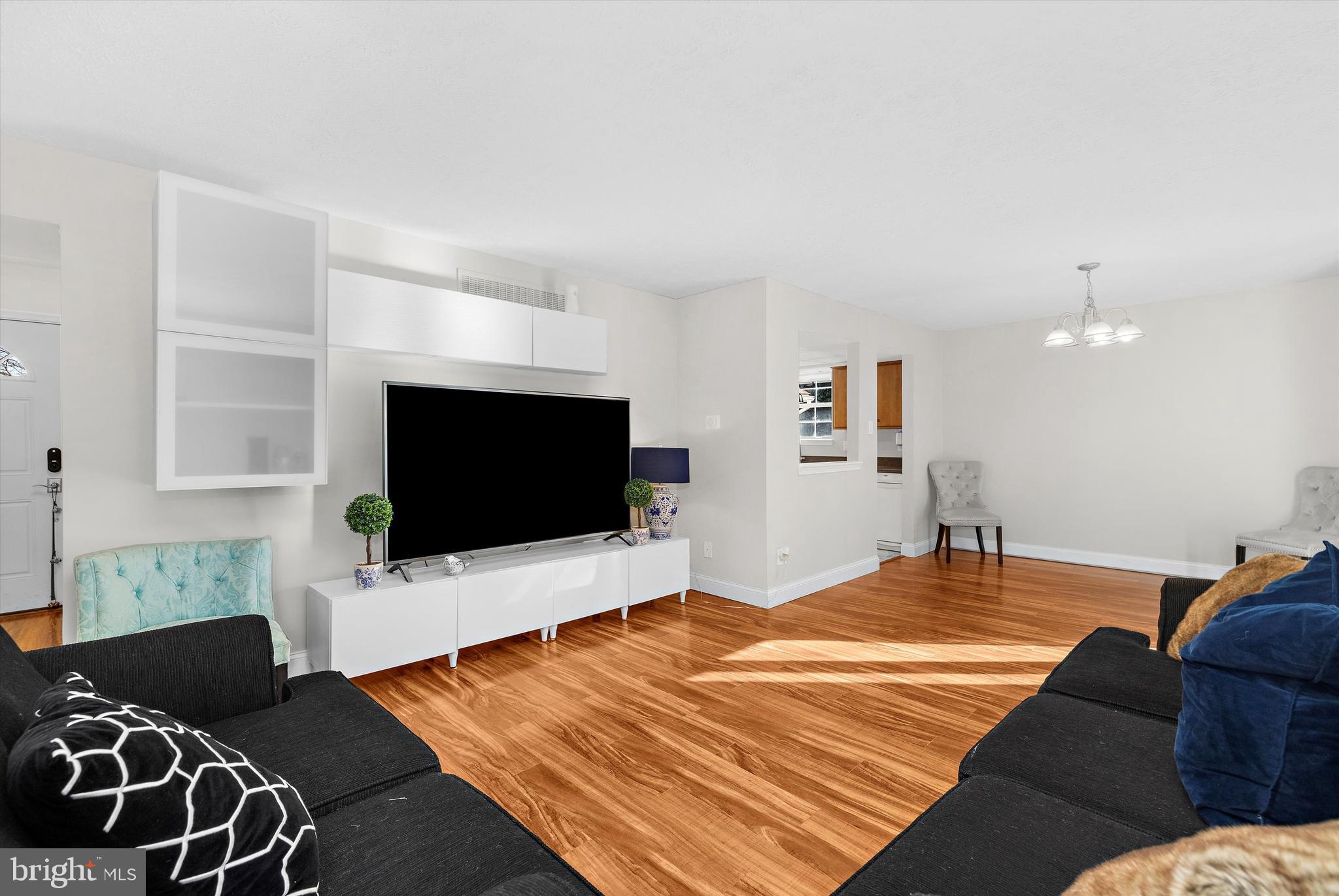 RIDGEFIELD - Residential