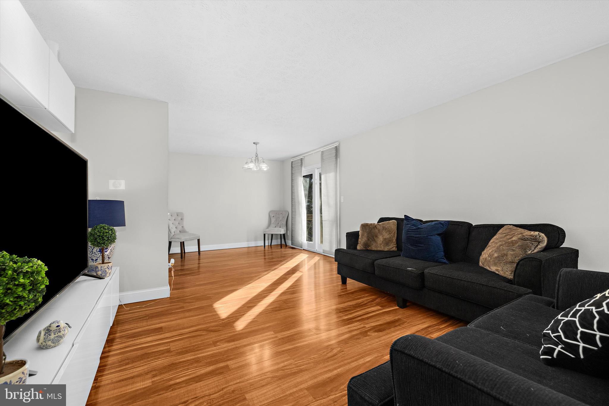 RIDGEFIELD - Residential