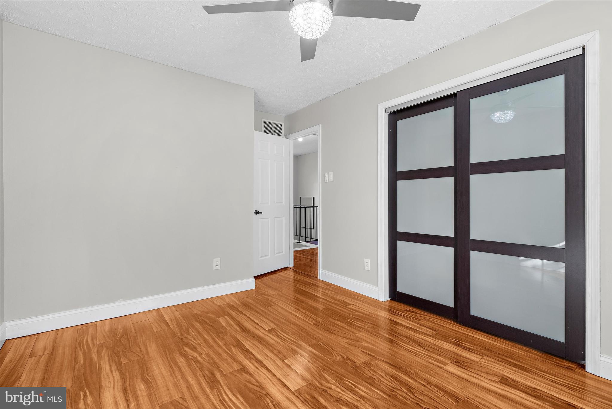 RIDGEFIELD - Residential