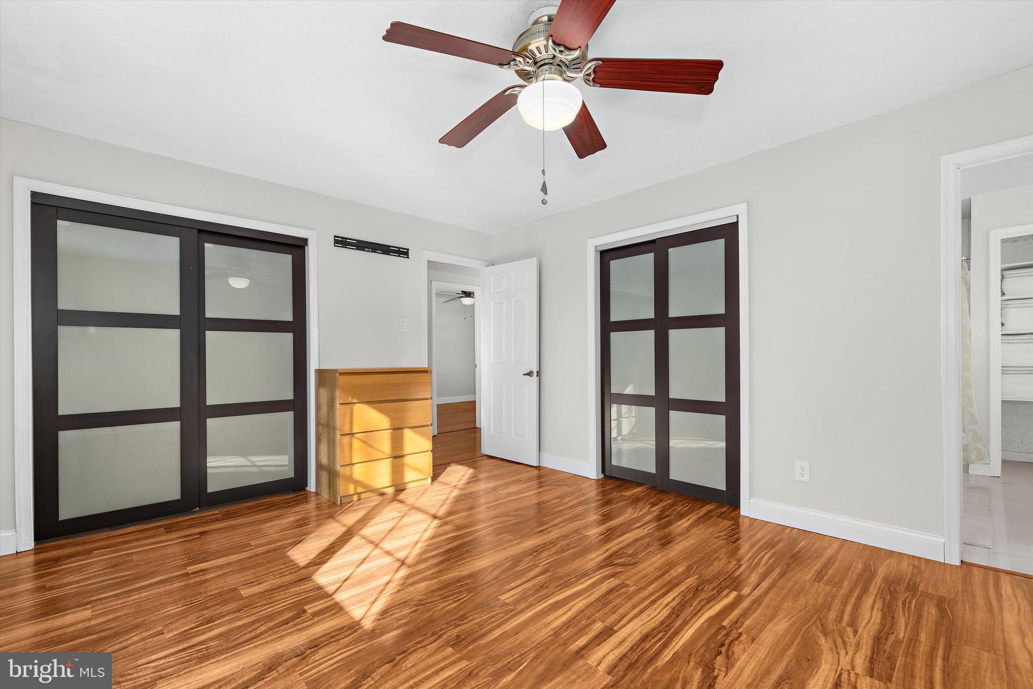 RIDGEFIELD - Residential