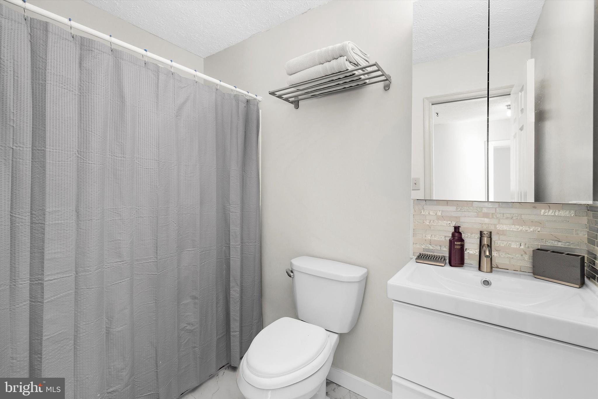 RIDGEFIELD - Residential