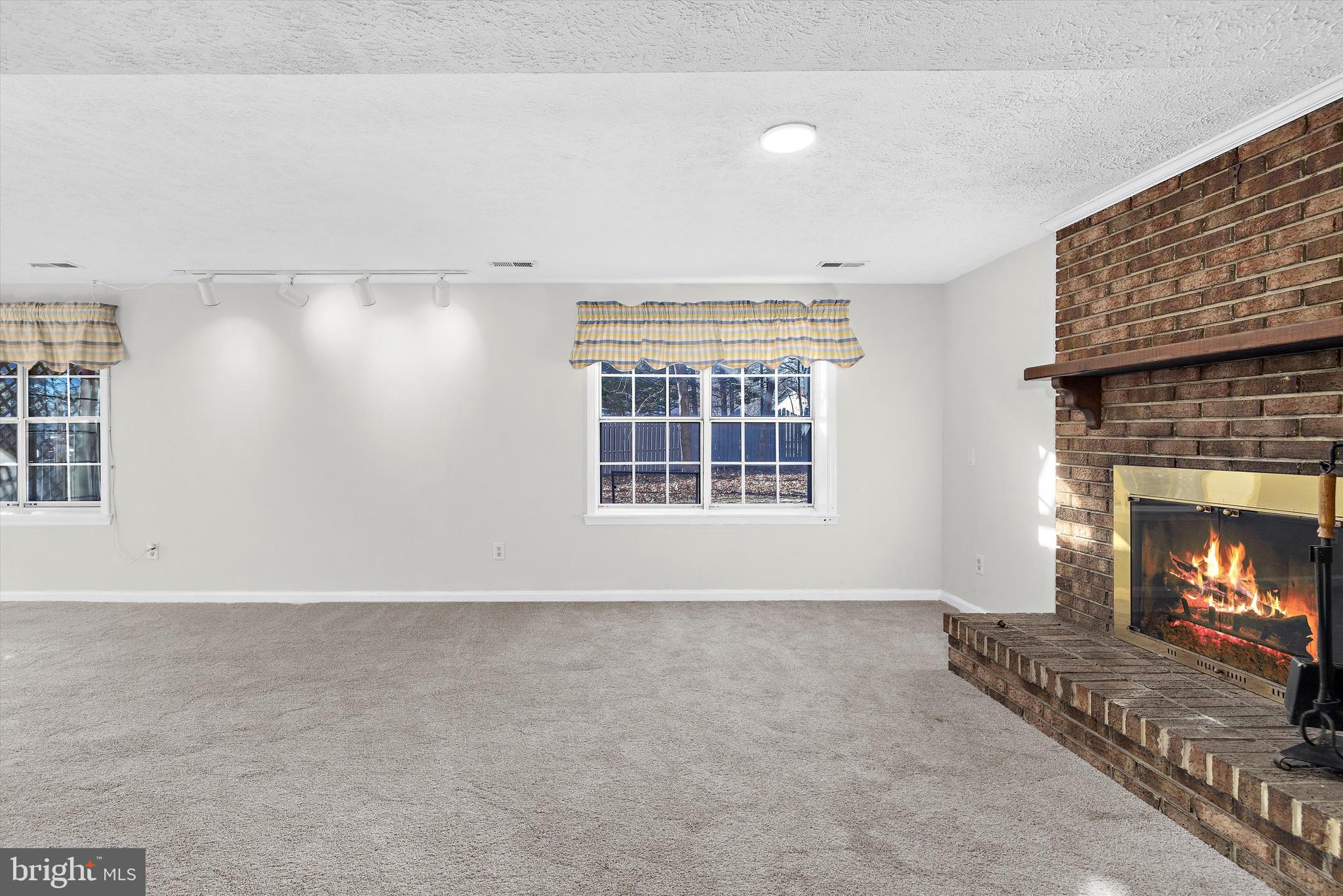 RIDGEFIELD - Residential