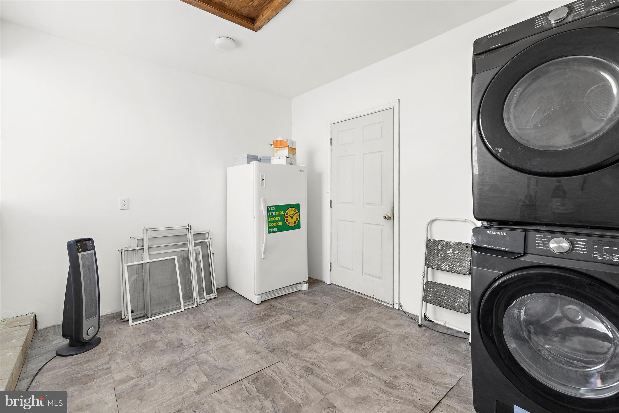 RIDGEFIELD - Residential