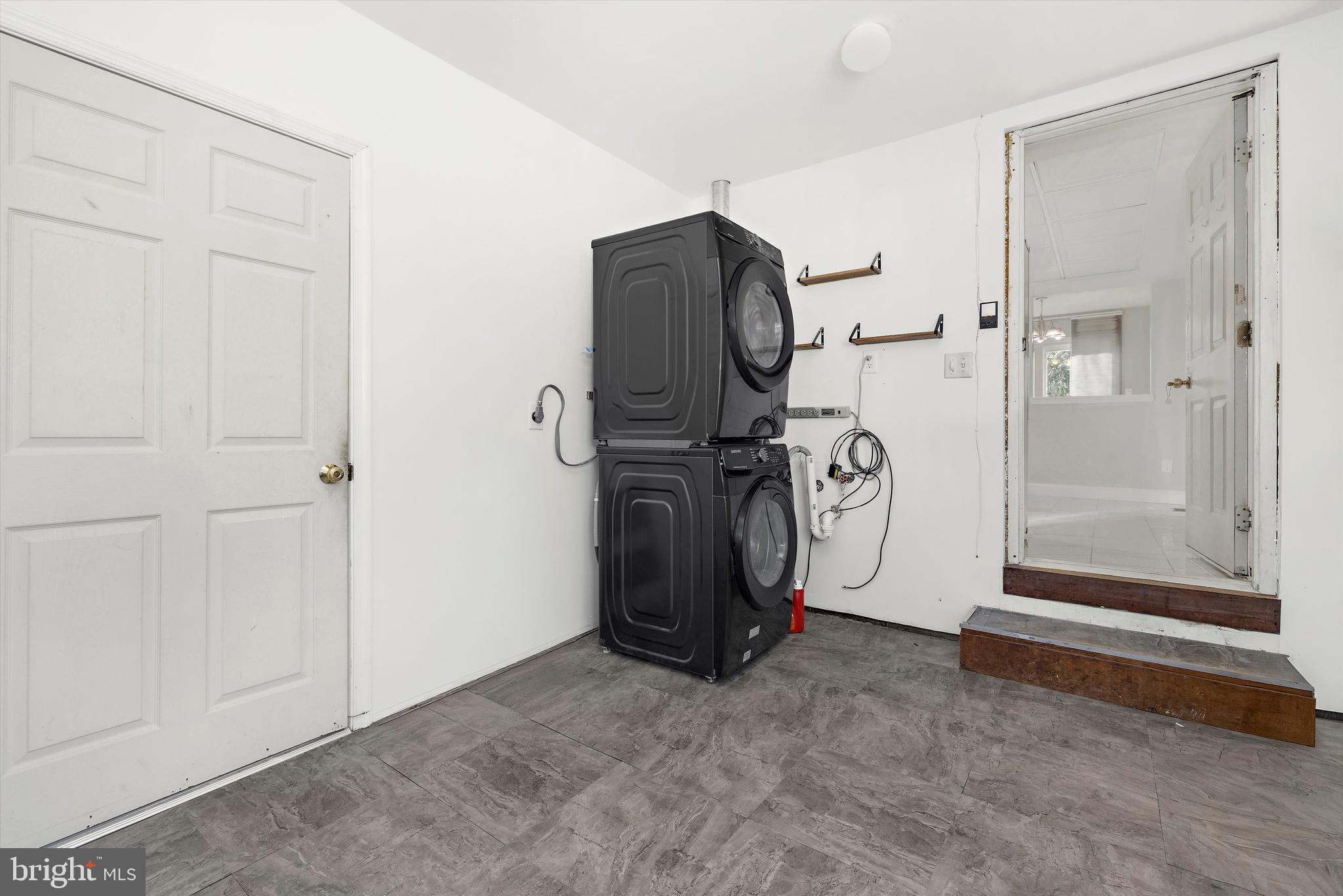 RIDGEFIELD - Residential