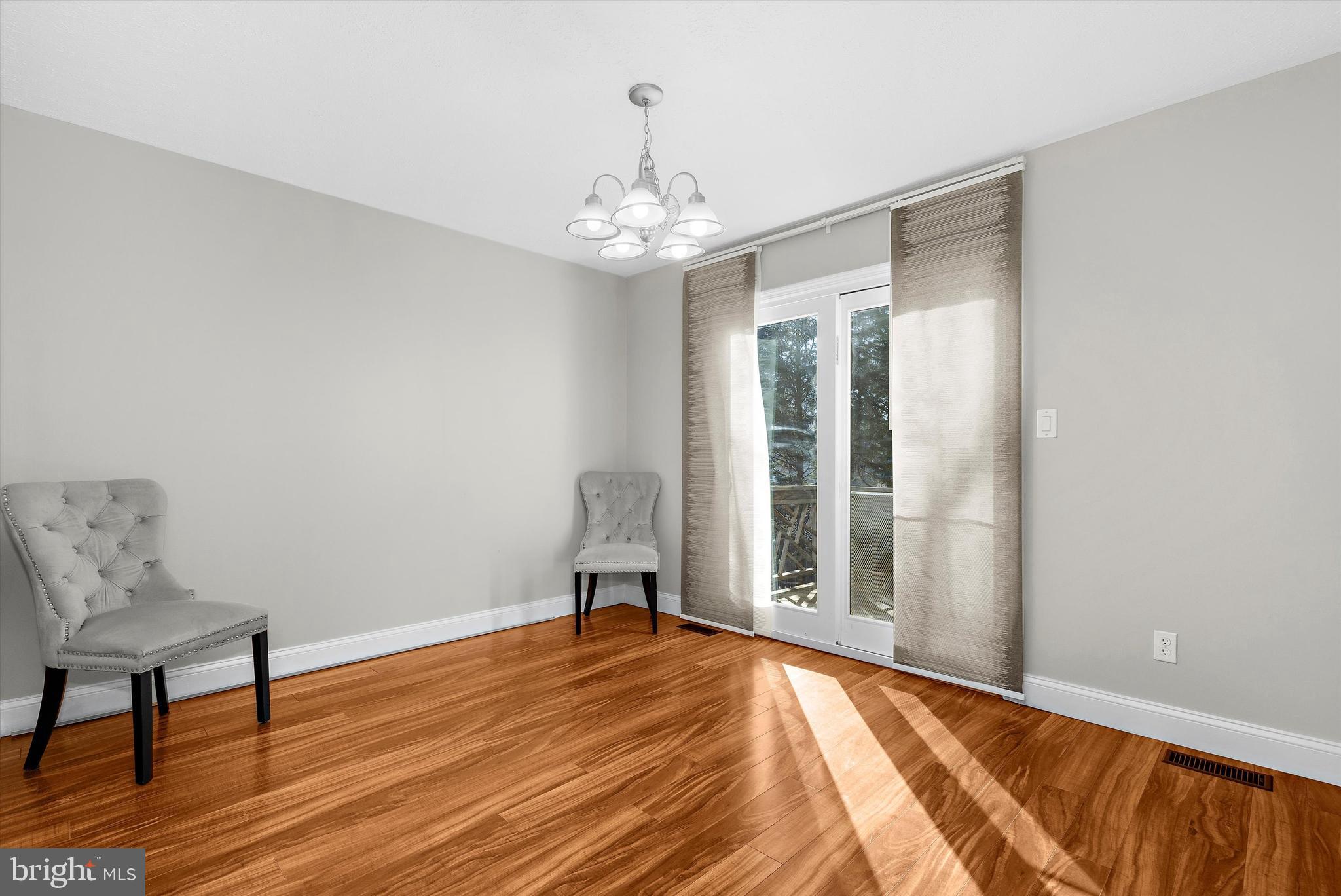 RIDGEFIELD - Residential