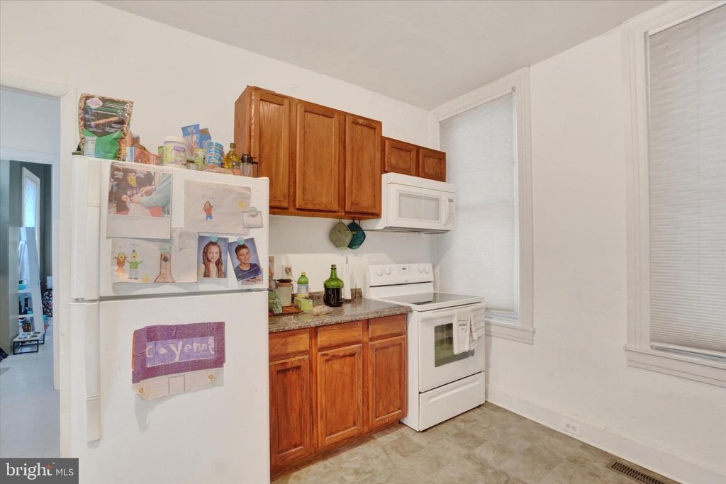 Photo of 56 S Pershing Avenue, YORK, PA 17401 (MLS # PAYK2090644)