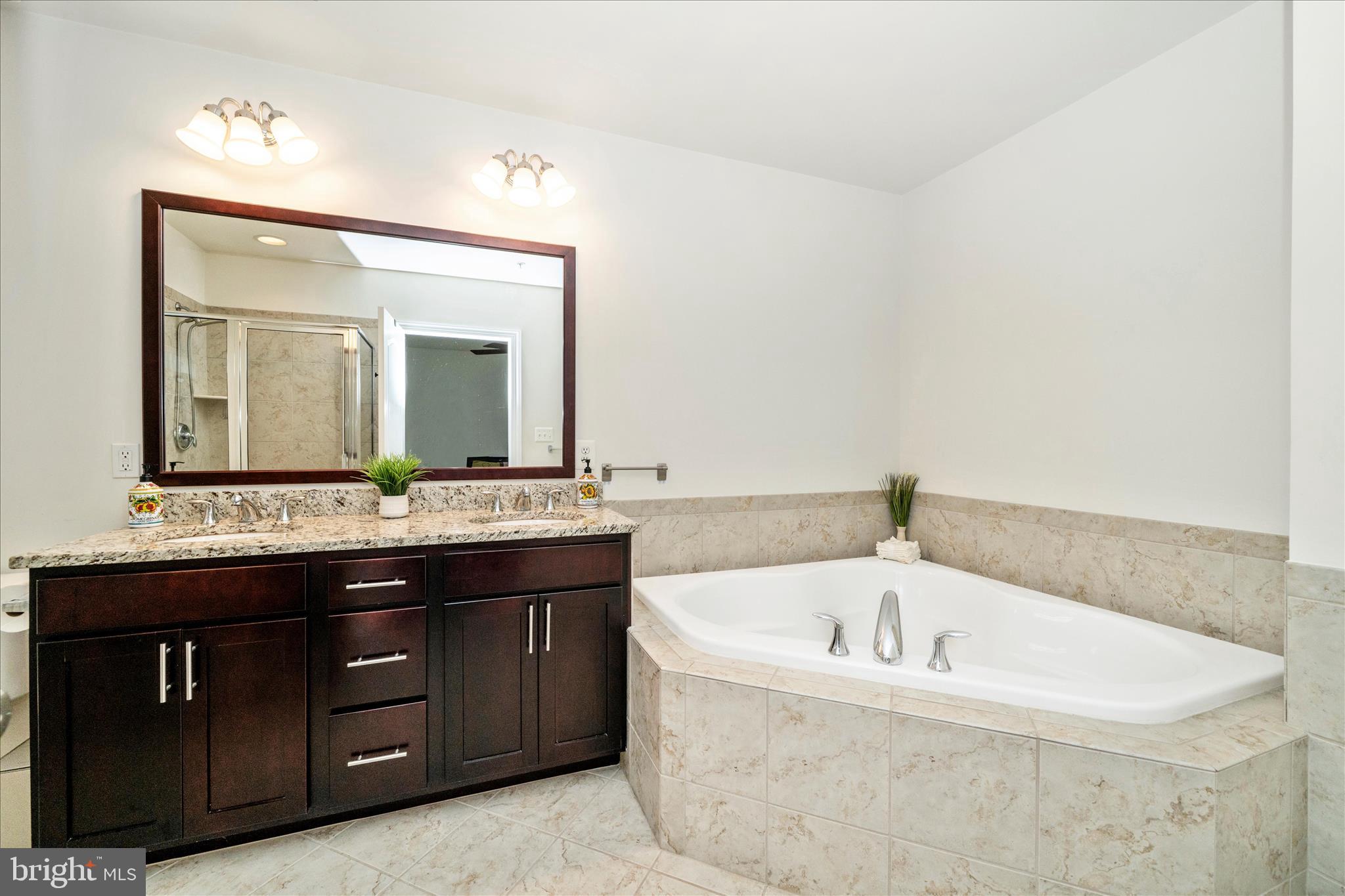 THE ENCLAVE AT ARUNDEL PRESERVE - Residential