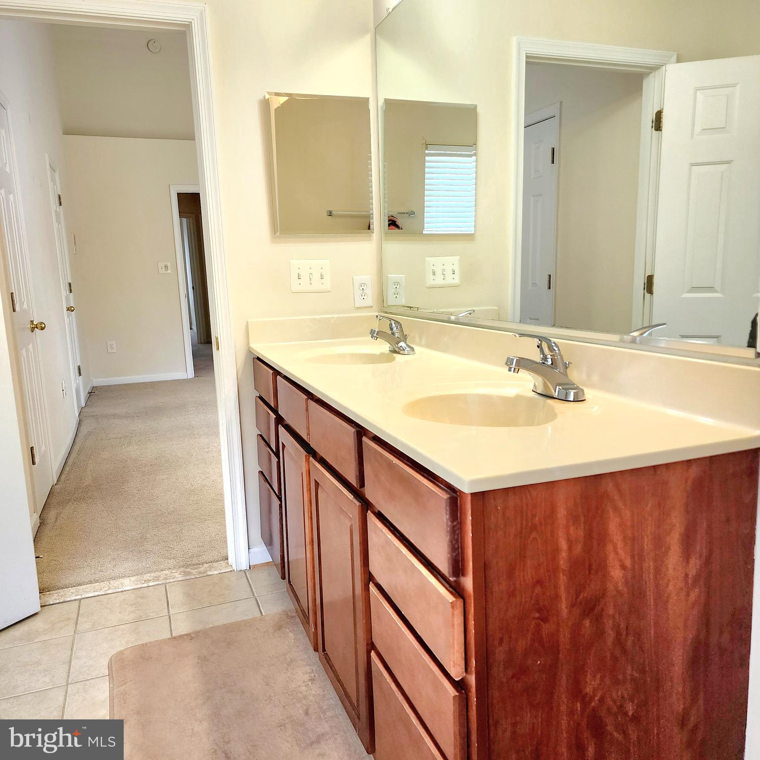 DEERBORNE - Residential Lease