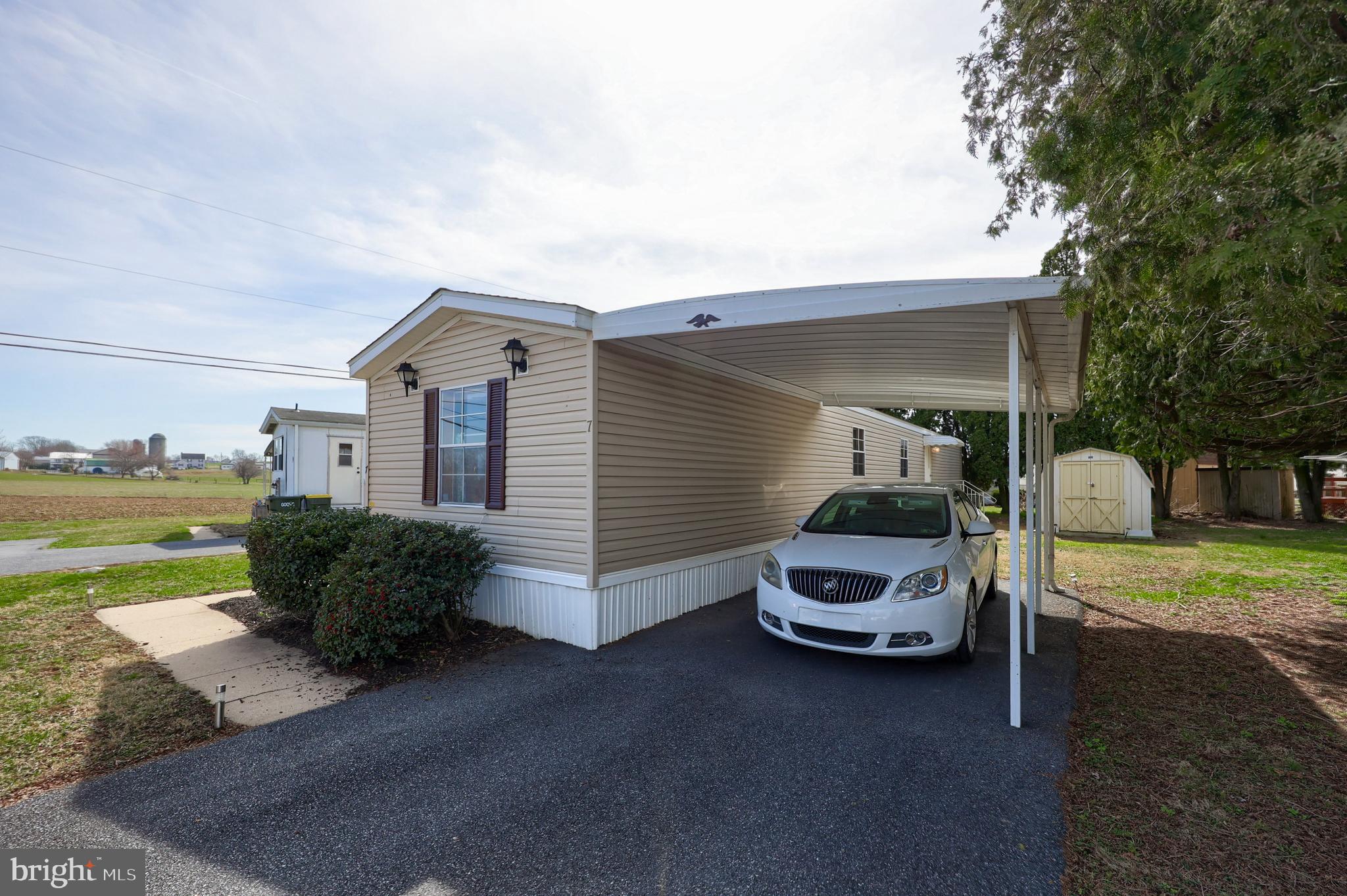 LOG CABIN COURT - Residential