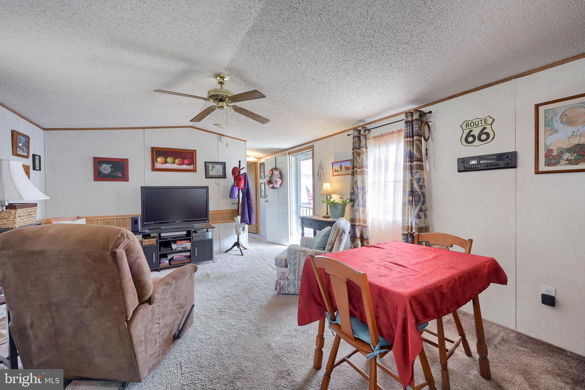 LOG CABIN COURT - Residential