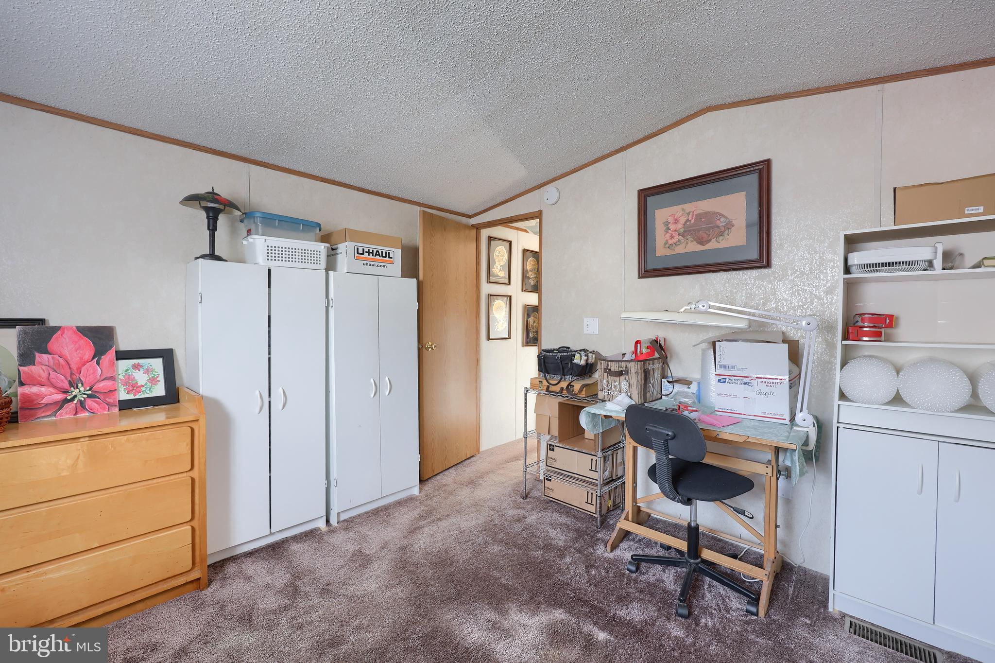 LOG CABIN COURT - Residential