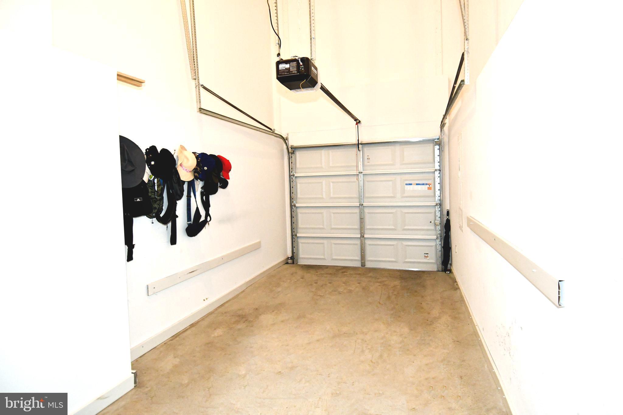 CORAL HILLS - Residential