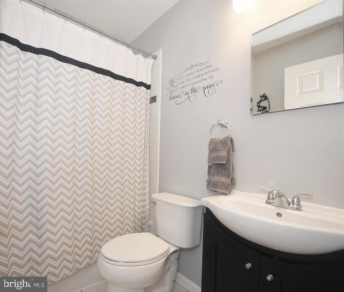 SEVEN COURTS - Residential Lease