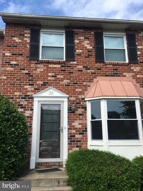 SEVEN COURTS - Residential Lease