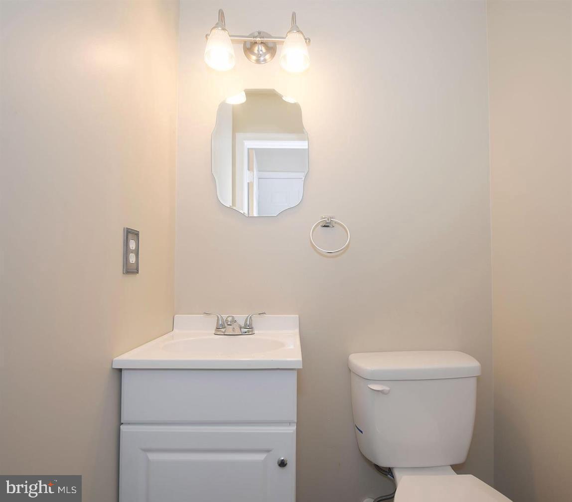 SEVEN COURTS - Residential Lease