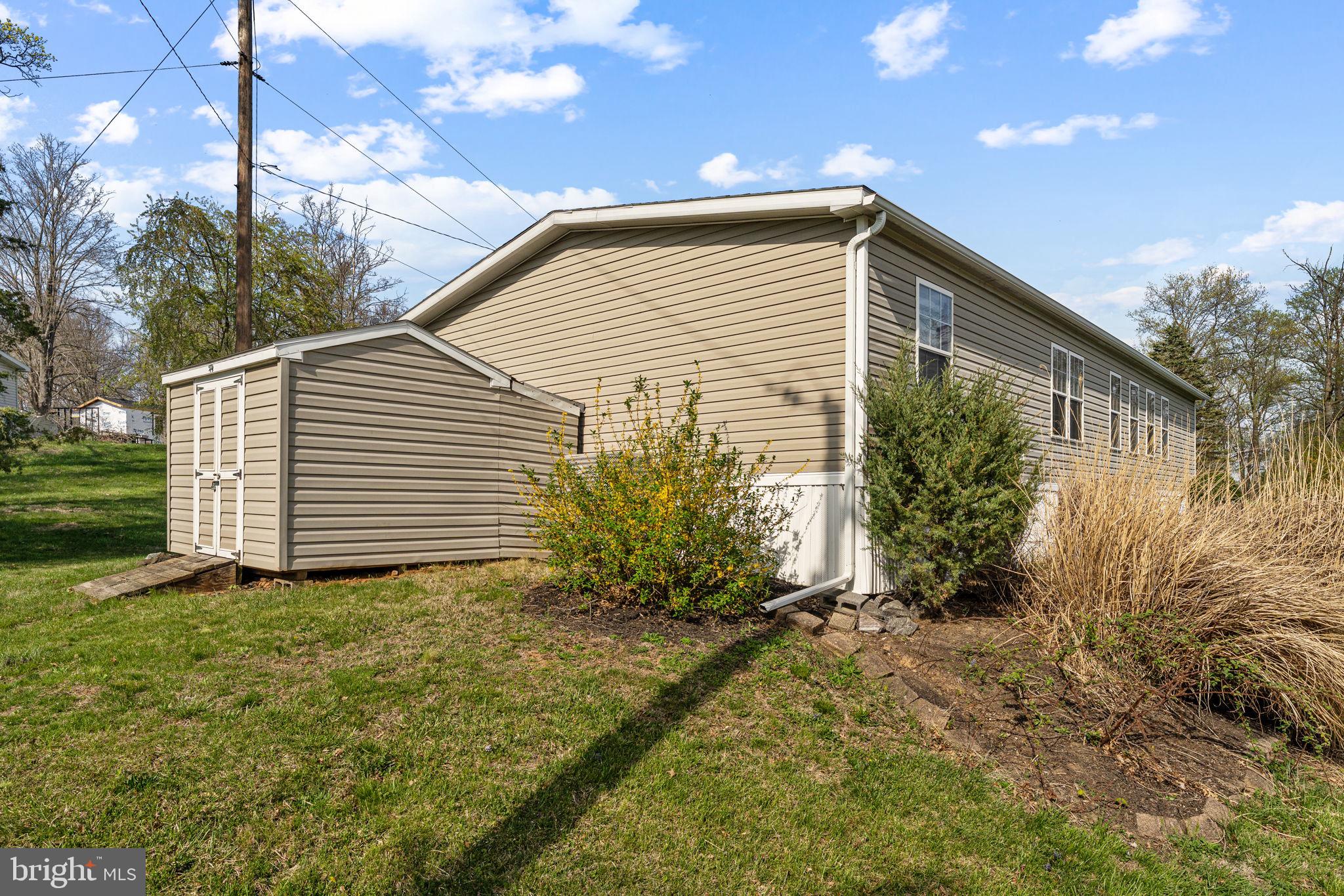 MELODYLAKESCNTRYCLUB - Residential