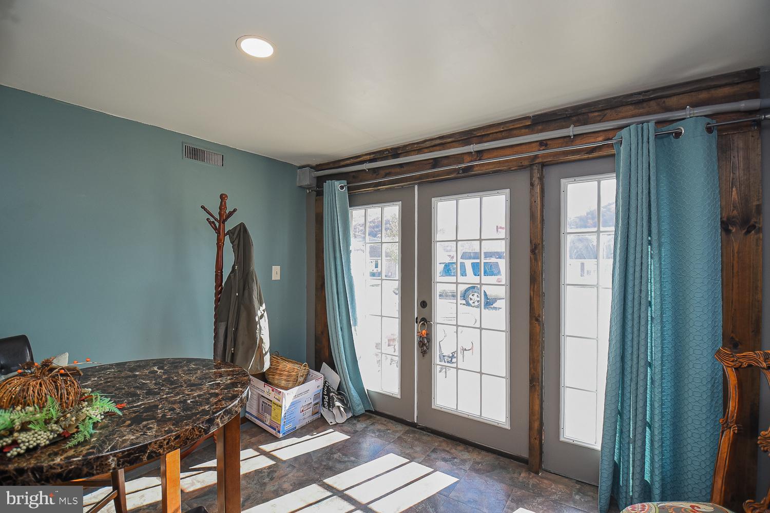 AIRPORT ADDITION - Residential