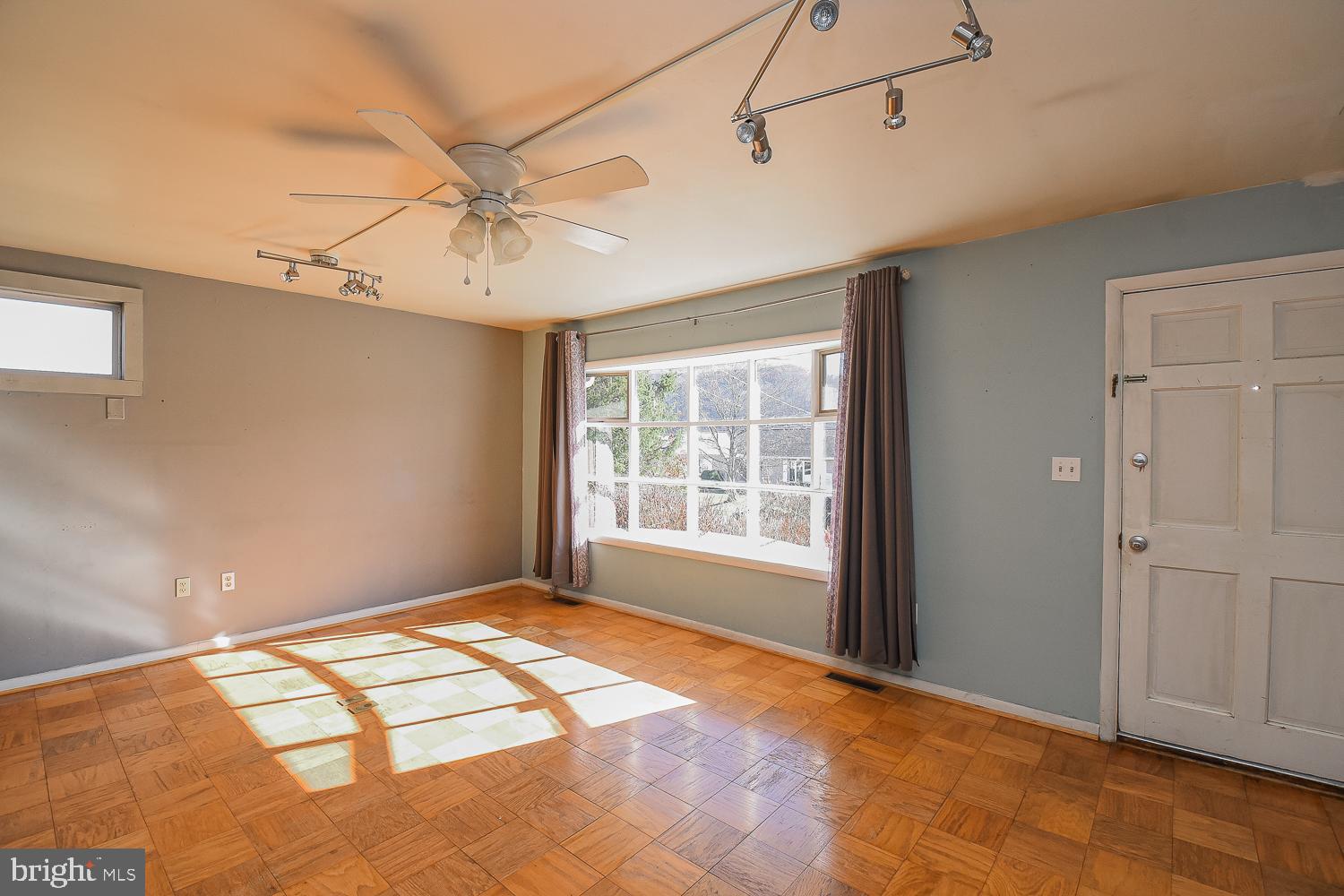 AIRPORT ADDITION - Residential