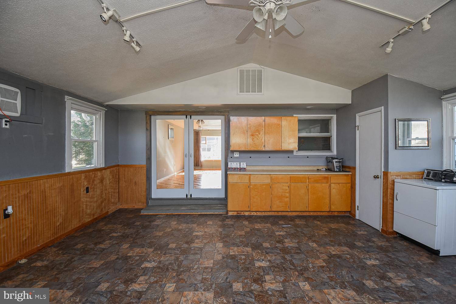 AIRPORT ADDITION - Residential