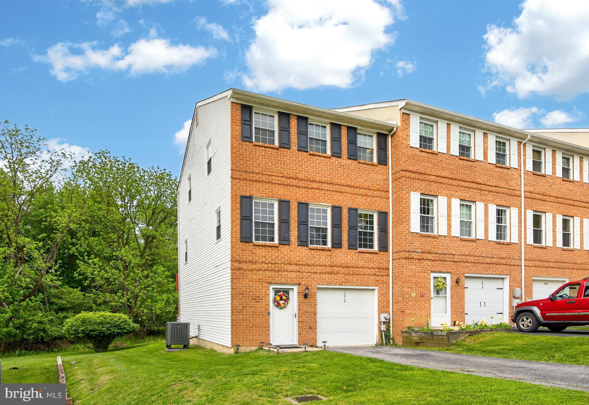 COVENTRY VILLAGE - Residential
