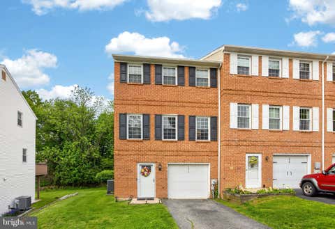 Townhouse For Sale - 1616 S Coventry Lane<br/> WEST CHESTER, PA 19382