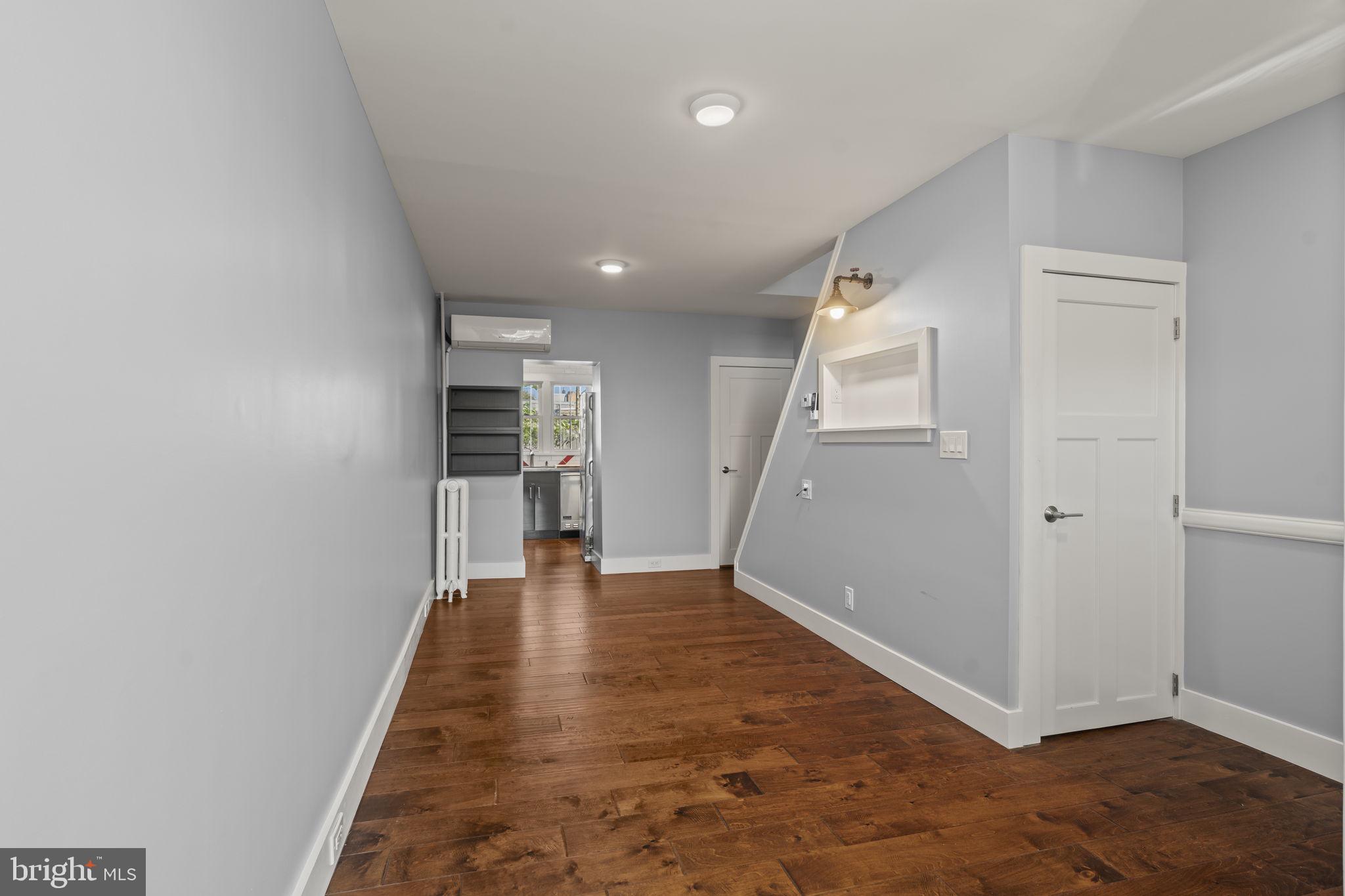 2173 E HAGERT STREET