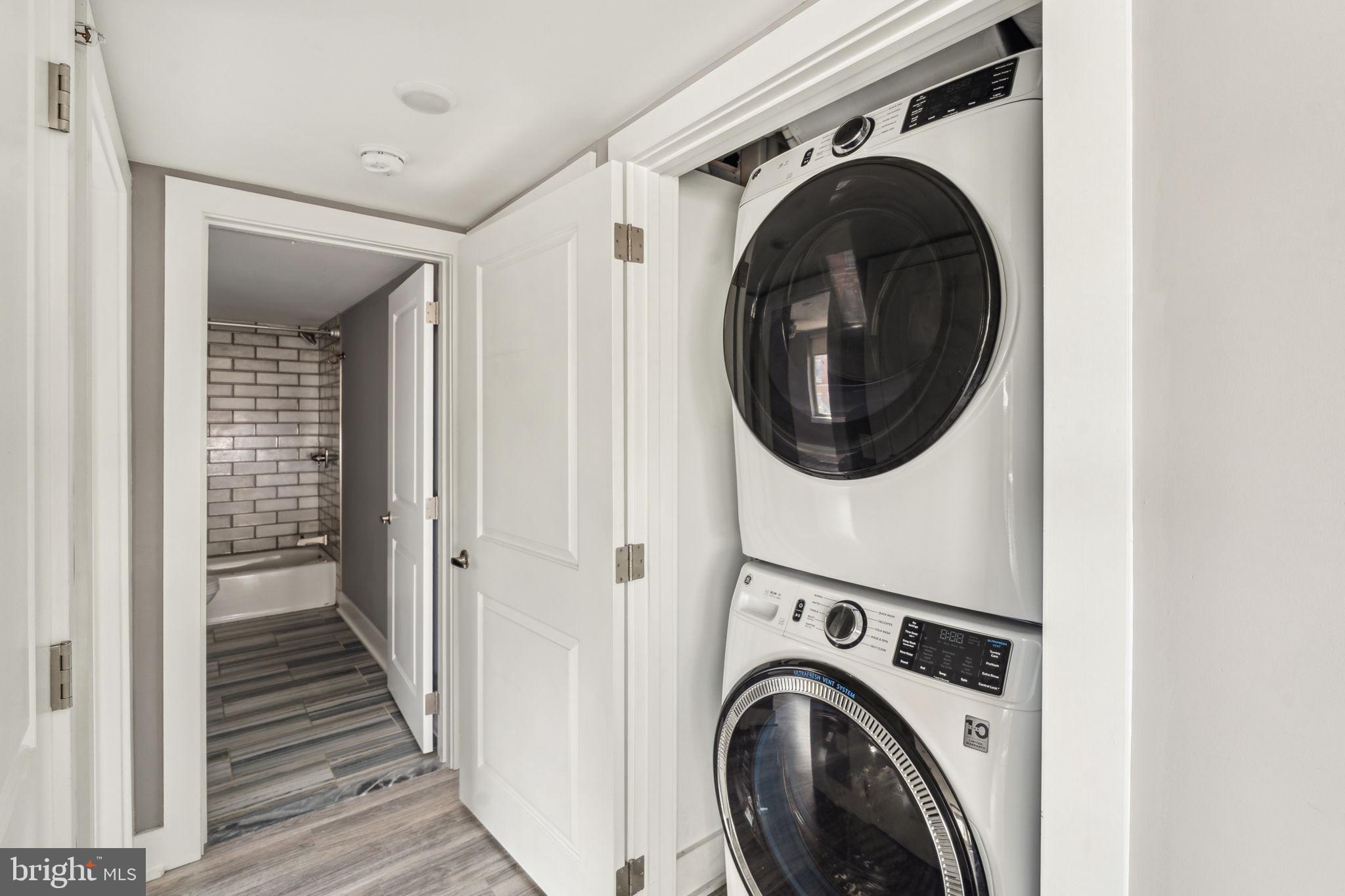 OLDE KENSINGTON - Residential Lease