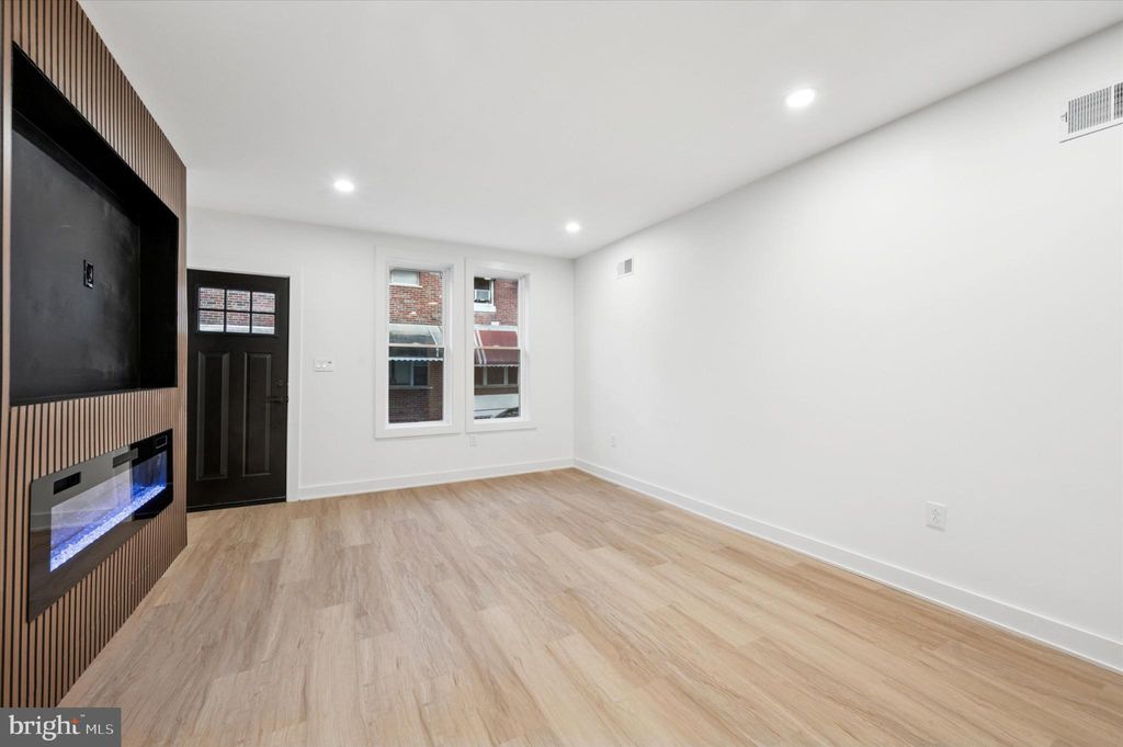 Photo of 2334 S Warnock Street, PHILADELPHIA, PA 19148 (MLS # PAPH2549048)