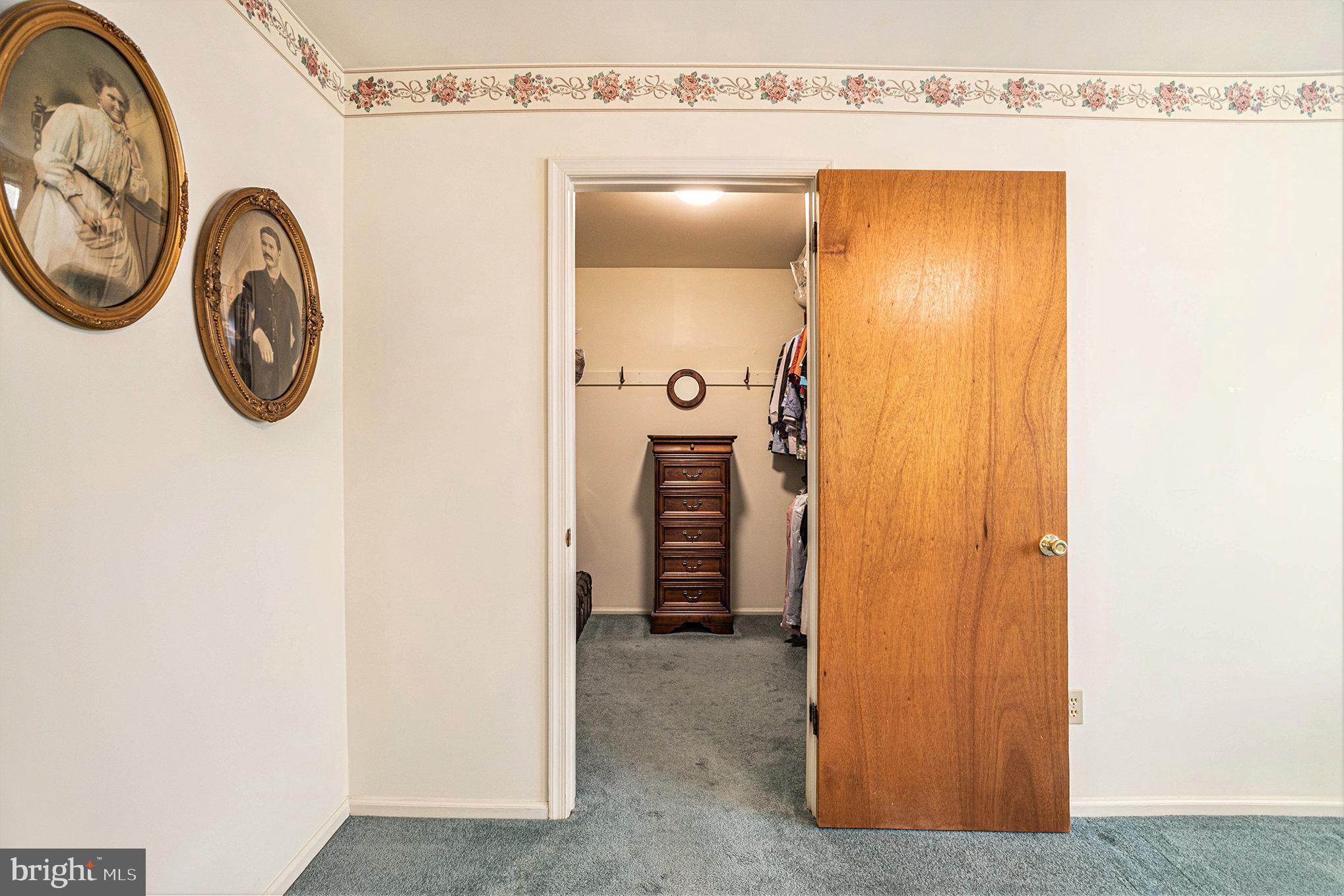 KIMBERLY KNOLL - Residential
