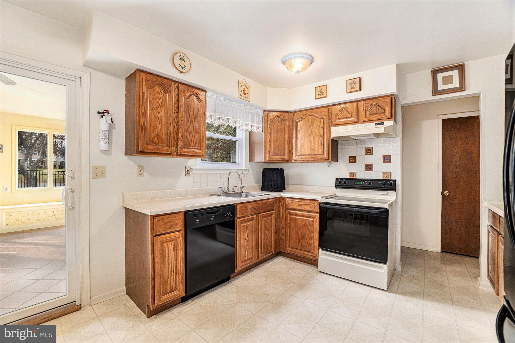 KIMBERLY KNOLL - Residential