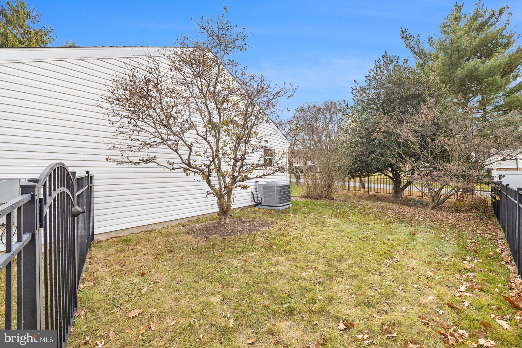 KIMBERLY KNOLL - Residential
